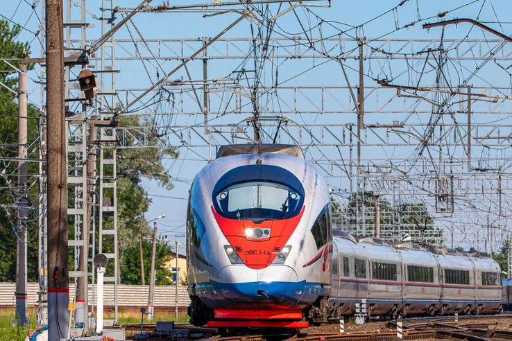 Область ускоряет путь между Москвой и Петербургом