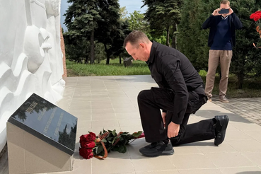По поручению Губернатора восстановлен памятник на Холме Славы в Мариуполе