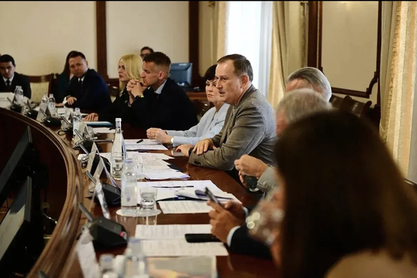 Александр Дрозденко встретился с участниками второго потока программы «Время героев»