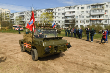 Герои-фронтовики приняли персональный военный парад